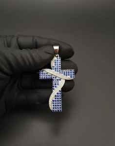 Colgante de Cruz con Zafiro Azul y Moissanita Redonda, Plata de Ley 925, Joyería Fina Religiosa, Colgantes y Dijes - Product Image 3