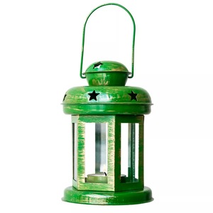 Lanterne en métal vert avec découpes en forme d'étoile, porte-bougie durable pour la décoration de la maison - Product Image 6