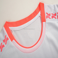 Maillot de football personnalisé à logo unique, toutes couleurs, grandes tailles, tendance, prix usine, imprimé numérique, 100 % polyester, séchage rapide, respirant