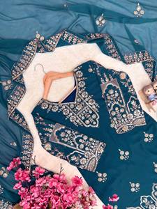 ยกระดับความงามของตู้เสื้อผ้าของคุณด้วยชุดคุร์ตีและกางเกงพลัสโซทรงบานรุ่นใหม่ล่าสุด - Product Image 4