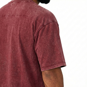 Camiseta de Hombre con Lavado Ácido, 100% Algodón, Diseño Nuevo, Corte Casual y Regular, Color Sólido, Teñido Liso, Hecha en Pakistán - Product Image 4
