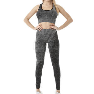 Ensemble de yoga personnalisé pour femmes, MOQ faible, haute qualité, vêtements de fitness ajustés, tendance. - Product Image 1