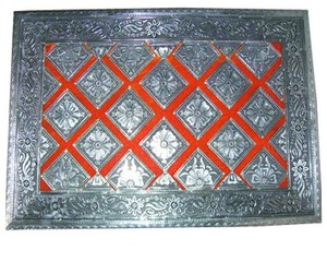 Caja de Latón Esmaltado Hecha a Mano con Diseño Floral en Relieve, Chapada en Oro, Irregular, Artículo de Colección, Recuerdo Antiguo, Artesanía Lowellcraft - Product Image 4