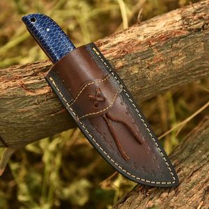 Cuchillo de caza y camping de hoja fija con patrón de acero de Damasco personalizado, punta recta, mango de resina de nido de abeja, espiga completa, para exteriores - Product Image 3