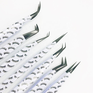 Pinzas de Precisión para Pestañas, para Colocación y Extracción de Pestañas Postizas, Diseño Ergonómico Antideslizante, Agarre Personalizado en Blanco y Negro - Product Image 5