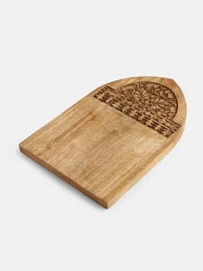 Elegante Tabla de Cortar de Madera de Mango con Arco Superior, Relieve Floral Intrincado, Superficie Resistente y Duradera, Apta para Alimentos, Tabla de Servir para Cocina - Product Image 3