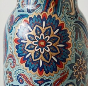 Botella de Agua Artesanal de Cobre Puro con Vibrante Mandala y Arte Floral Esmaltado Meena – Bienestar Ayurvédico a Prueba de Fugas - Product Image 3