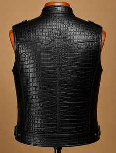 Chaleco de Cuero Repujado para Hombre o Chaleco Estilo Motero - Product Image 5