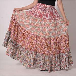Jupe longue artisanale en coton respirant, patchwork, imprimé au bloc, style bohème, maxi jupe vintage ethnique pour femme, idéale pour les festivals d'été - Product Image 1