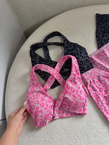 Ensemble de yoga imprimé léopard rose, leggings sans couture taille haute, soutien-gorge de sport, vêtements de sport pour femmes - Product Image 2