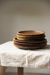 Juego de Platos de Madera de Nogal Tallados a Mano: Decoración de Cocina Estilo Rústico - Product Image 4
