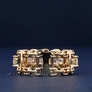 Bague élégante en or jaune 14 carats avec diamant de laboratoire pour homme, alliance de fiançailles et de mariage au design raffiné avec pierres finement polies, idéale pour les fêtes - Product Image 2