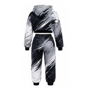 Conjunto de sudaderas cortas para mujer con tela suave y elástica, ajuste cómodo y estilo a juego para ropa informal diaria. - Product Image 4