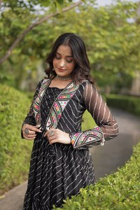 Salwar Kameez negro a rayas hasta el suelo con chaqueta bordada, de rayón, estilo tradicional holgado para mujer, estilo India Pakistán - Product Image 6