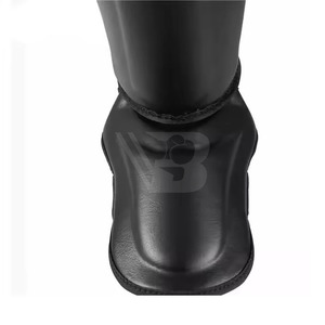 Protège-tibias de kickboxing MMA fabriqués au Pakistan, protection professionnelle, cadre métallique, design léger, pliables, en cuir PU, Muay Thai - Product Image 3