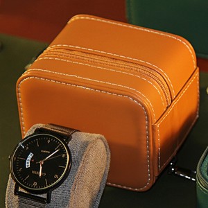 Boîte de rangement protectrice personnalisée avec fermeture à glissière, étui à montre en cuir PU pour poignet - Product Image 5