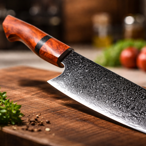 Cuchillo de Chef Extra Afilado Hecho a Mano en Acero de Damasco con Mango de Madera Ambidiestro y Funda de Cuero, Apto para Lavavajillas - Product Image 5
