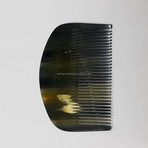 Peigne à cheveux en corne de buffle écologique de luxe |   Peigne classique de taille moyenne, fabriqué à la main, traditionnel, pour un usage domestique, en provenance d'Inde, à vendre - Product Image 5