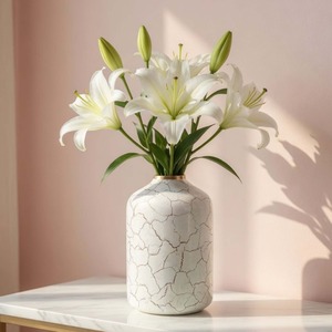 Jarrón Decorativo Hecho a Mano con Acabado Craquelado Blanco, 15.7 cm de Altura, Diseño Minimalista - Product Image 4