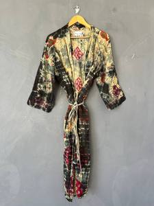 Bata Kimono Hecha a Mano con Cuello en V de Algodón Teñido, Bata Larga Boho de Algodón para Mujer, Bata Maxi Colorida con Estampado Tie Dye - Product Image 1