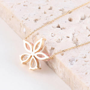 Pendentifs et breloques floraux en or, or rose, or blanc, argent, avec diamants de culture poire et marquise, couleur brillante - Product Image 4
