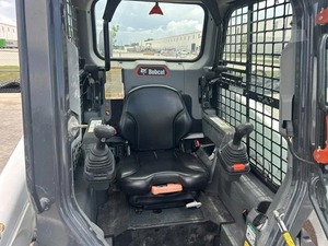 Chargeuse sur chenilles compacte T62 2022, équipement de construction robuste - Product Image 2