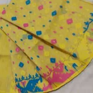 Esclusivo Cheep Price Yellow Dhakai Jamdani Saree con artigianato blu e rosa tessuto di cotone artigianato dal Bangladesh