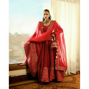 ÚLTIMO VESTIDO DE TRABAJO CON BORDADO DE IMPRESIÓN DIGITAL DE GEORGETTE FONDO CON DUPATTA ROJO - Product Image 1