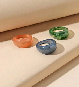 Bague en résine acrylique transparente géométrique européenne et américaine pour femmes et filles, par Perfect Enterprises - Product Image 1