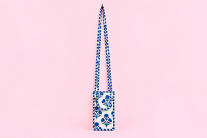 Pochette pour téléphone matelassée à imprimé floral bleu avec fermeture à glissière – Étui en coton fait main pour appareils de 9 pouces - Product Image 2