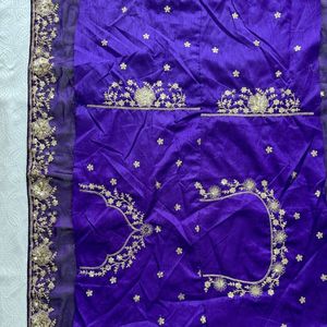 Sari en soie Rangoli de créateur avec broderie élégante et chemisier en soie Mono Banglory richement brodé - Product Image 5