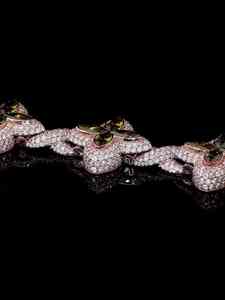 สร้อยข้อมือทองคำ 14K สีโรสโกลด์ ประดับพลอยสีเขียวรูปมาร์คีส์ ลายโคลเวอร์ ประดับเพชรแล็บแบบฝัง ลายดอกไม้ สำหรับผู้หญิง เครื่องประดับชั้นดี - Product Image 3