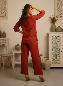 Ensemble coordonné femme en coton slub orange rouille, comprenant un haut uni à col rond et un pantalon palazzo à manches trois quarts, entièrement cousu, style ethnique. - Product Image 6
