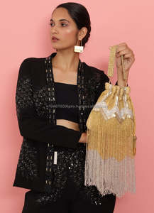 Pochette Potli de Luxe Broderie Bohème Géométrique avec Perles et Chaînes à Pompons Style Ethnique Indien pour Mariées et Événements - Product Image 5