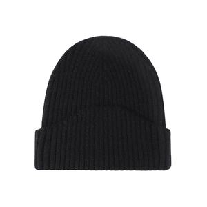 Bonnet tricoté à logo personnalisé unisexe Bonnet d'hiver pour homme avec revers Bonnets doux et chauds pour homme et femme - Product Image 5