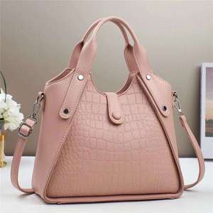Bolso Tote de Cuero Blanco Repujado con Correa Ajustable y Asa Superior, 80g, Teñido Liso, Personalizable con Marca - Product Image 3