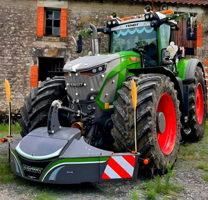 Tracteur agricole professionnel Fendt 1050 4x4, haute puissance, diesel, machines agricoles lourdes pour grandes exploitations - Product Image 3