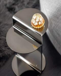 Mesa Auxiliar Metálica Minimalista para Espacios Pequeños, con Diseño de Marco Delgado, Ligera, Portátil y de Aspecto Decorativo Moderno - Product Image 5