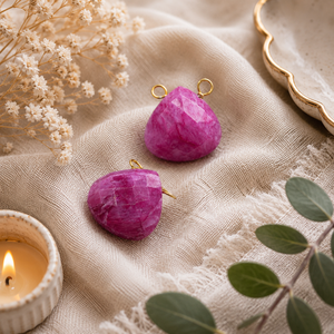 Pendentif cœur en rubis facetté |   Charme de bijoux en cristal rouge naturel - Product Image 1