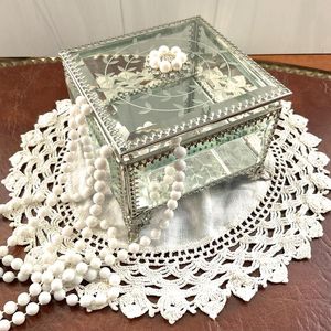 Boîtes de rangement décoratives en verre biseauté faites à la main et personnalisées avec cadre métallique pour organiser les bijoux, boîtes en métal et en verre - Product Image 6