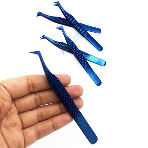 Pinzas Profesionales para Extensión de Pestañas RMI con Logotipo Personalizado, Agarre de Diamante, Acero Inoxidable Japonés, Plasma Azul, Punta en Ángulo de 45 Grados - Product Image 5