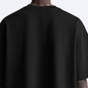 T-shirt surdimensionné noir personnalisé pour homme avec impression sérigraphiée, manches courtes, col rond, style streetwear, 100 % coton. - Product Image 4