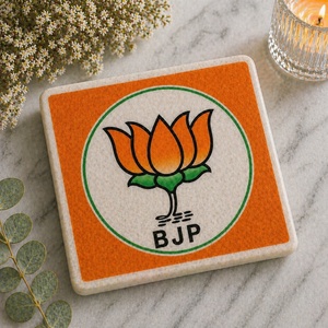 Posavasos de mármol BJP Lotus en oferta, decoración de mesa cuadrada de piedra premium, artículo de regalo moderno y elegante con temática política, calidad de exportación, tendencia. - Product Image 1