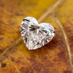 Diamant de laboratoire fantaisie en forme de cœur, 2 à 5 carats, certifié IGI, pour la fabrication de bagues et de boucles d'oreilles, qualité supérieure - Product Image 1