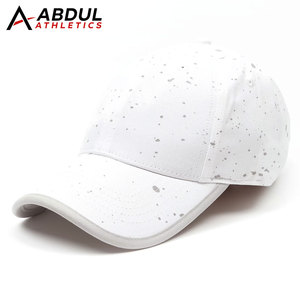 Casquette de baseball classique pour hommes et femmes, sangle réglable, ajustement confortable pour les activités de plein air, les sports et les tenues décontractées - Product Image 1