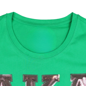 T-shirt décontracté à manches courtes en coton premium pour femme, avec patch à sequins verts, style sororité grecque - Product Image 6