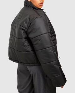 Chaqueta Corta Acolchada de Invierno para Mujer, Negra, de Alta Calidad, Personalizada, Estilo Camuflaje - Product Image 5