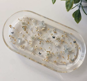 Bandeja de Servir de Resina Modelo Luxury Love con Asas Doradas, Textura de Mármol, Escultura Hecha a Mano para Mesa de Centro o Decoración de Tocador - Product Image 3