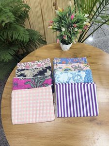 Funda acolchada para portátil de algodón de la mejor calidad, hecha a mano, con diseño floral, protectora, con cremallera, disponible en tamaño personalizado. - Product Image 4