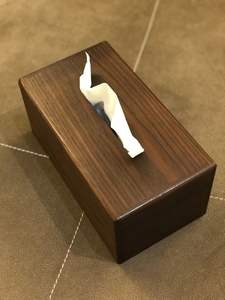 Caja de pañuelos de madera artesanal para la decoración de la sala de estar, el baño o la oficina, con acabado natural. - Product Image 4